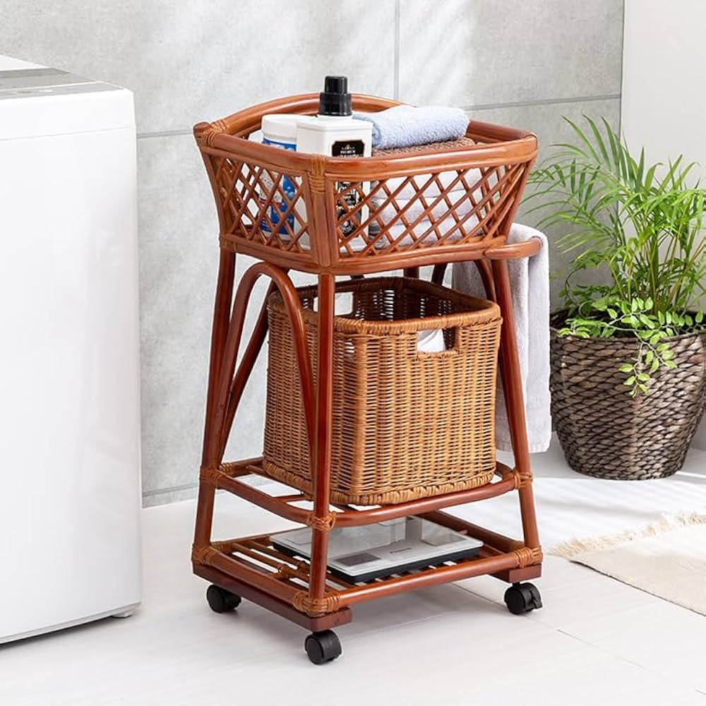 美しいラタン 2段のラック　シェルフ 飾り棚 　籐家具　キャスター付き Amazon｜ファミラ ランドリーラック ランドリーワゴン 籐 かご